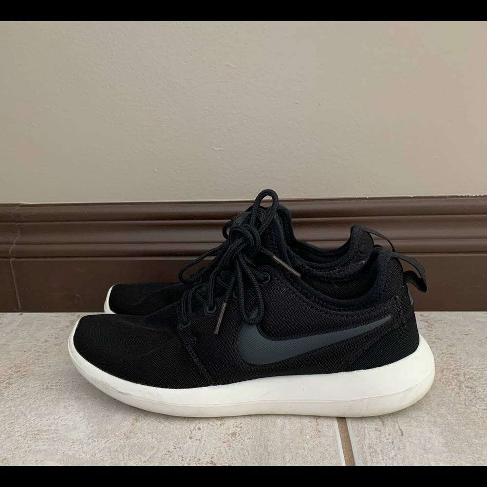 Nike Roche in size US6